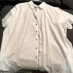 Perry Ellis Total Stretch Slim Fit Button Up Short Sleeve Dress Shirt